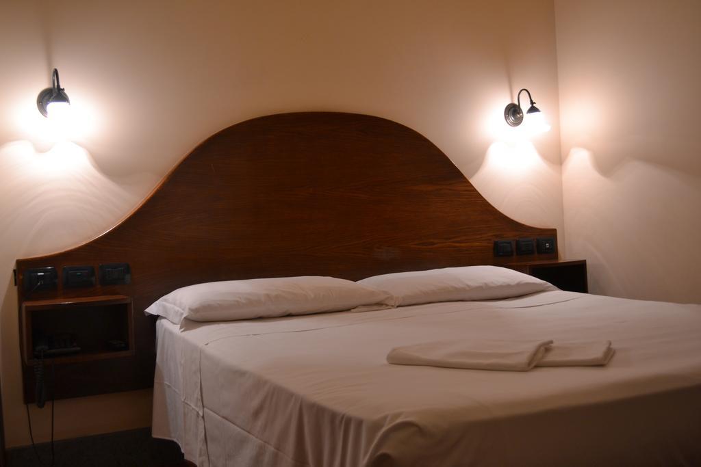 Hotel Al Sanpietrino Rome Room photo